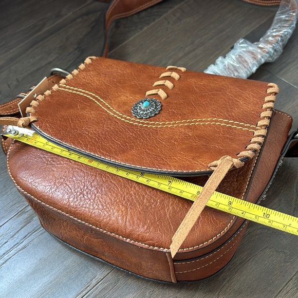 Justin Whip Stitch Saddle/Crossbody Bag,Vegan Leather,Fringe Tassles,Lace,concho - Picture 10 of 15